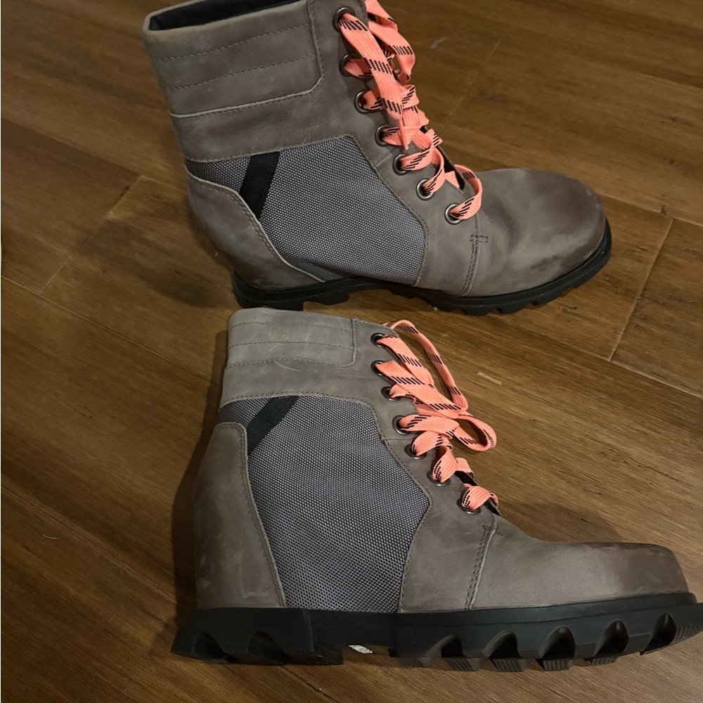 Sorel Gray and Pink Lace Up Boots